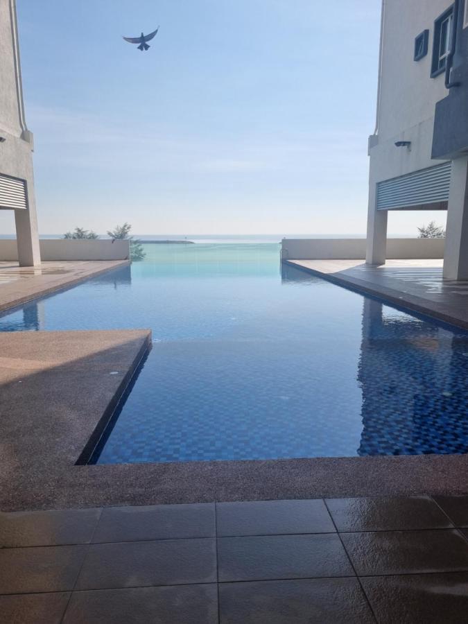 Seaside Haven Homestay Seaview Unit With Pool Opposite Ktcc & Mayang Mall - Pangsapuri Ladang Tanjung Куала-Тренгану Экстерьер фото